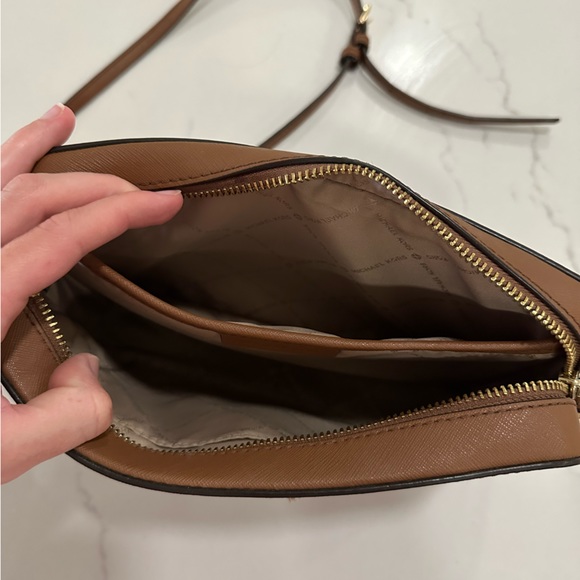 Michael Kors Ginny Crossbody Brown - Picture 4 of 4